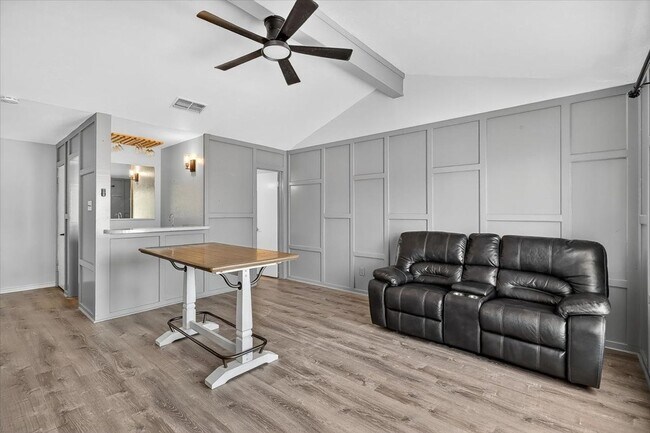 Building Photo - 5410 Fox Run Dr