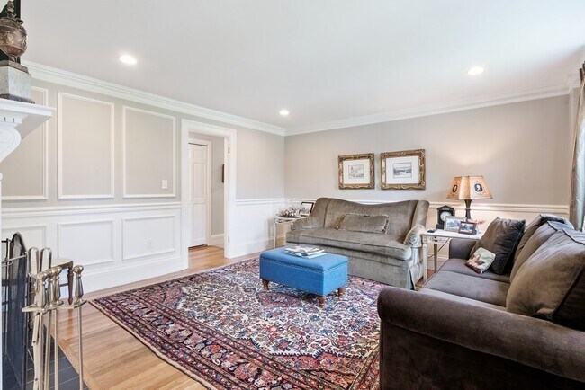 Building Photo - 205 Sohier St