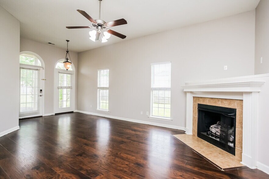 Building Photo - 10218 Cottage Oaks Cove