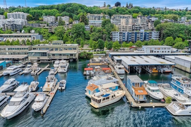 Building Photo - Floating Home on Lake Union – 1 Bed / 1 Ba...