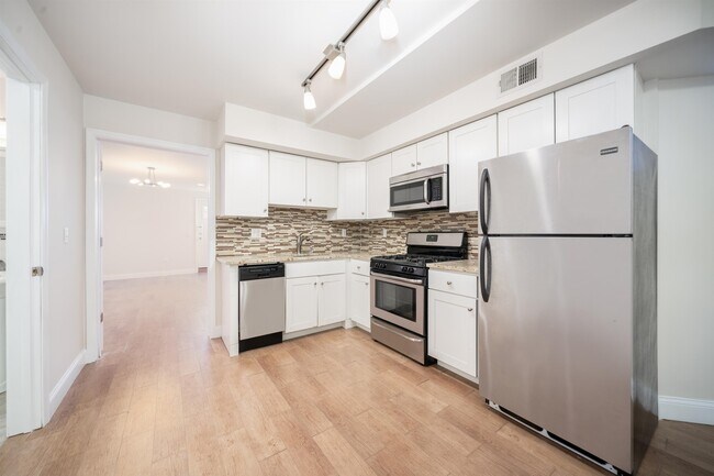 Building Photo - 149 Webster Ave