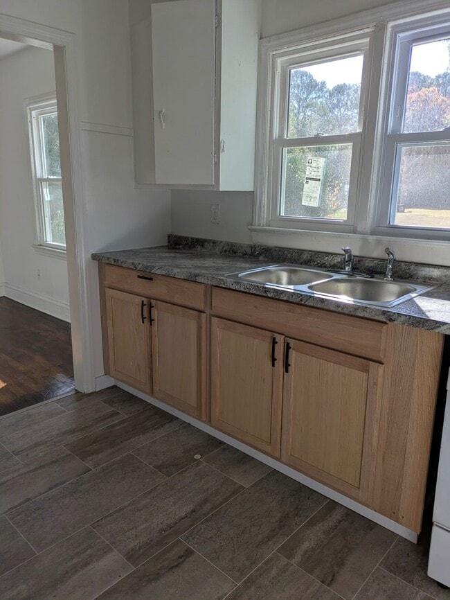 Building Photo - 7142 Martins Siding Rd