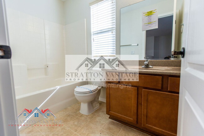 Building Photo - 1247 S Emmett Dr