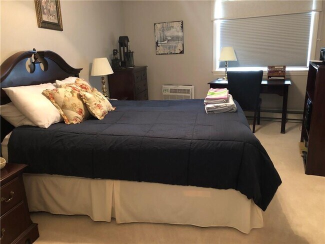 Building Photo - 1316 Capella S