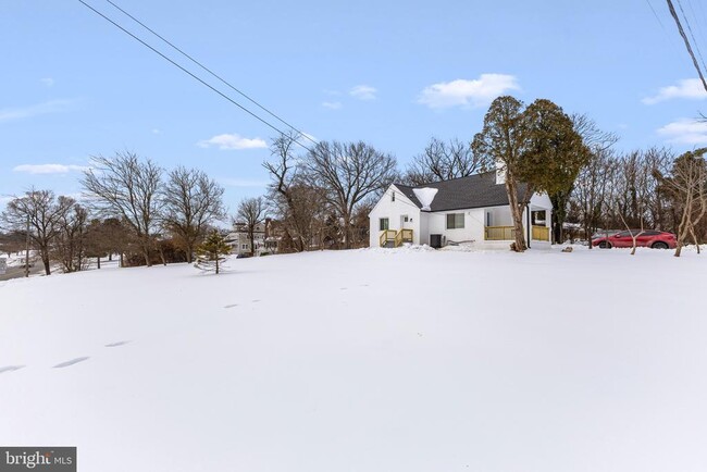 Building Photo - 3213 Greencastle Rd