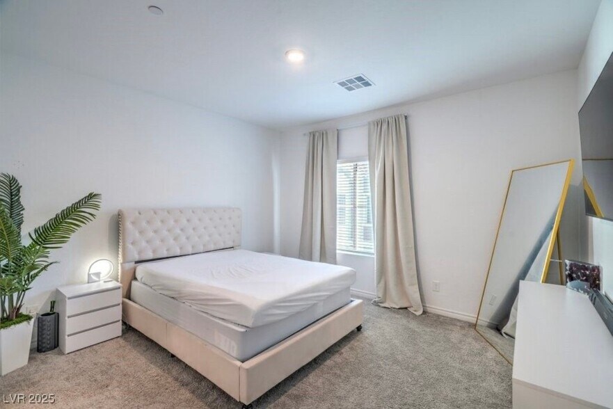 Building Photo - 7318 N Decatur Blvd