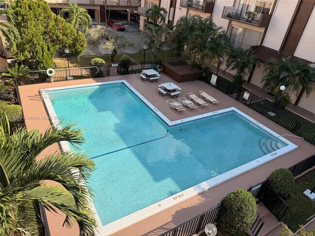 Primary Photo - 1950 W 54th St