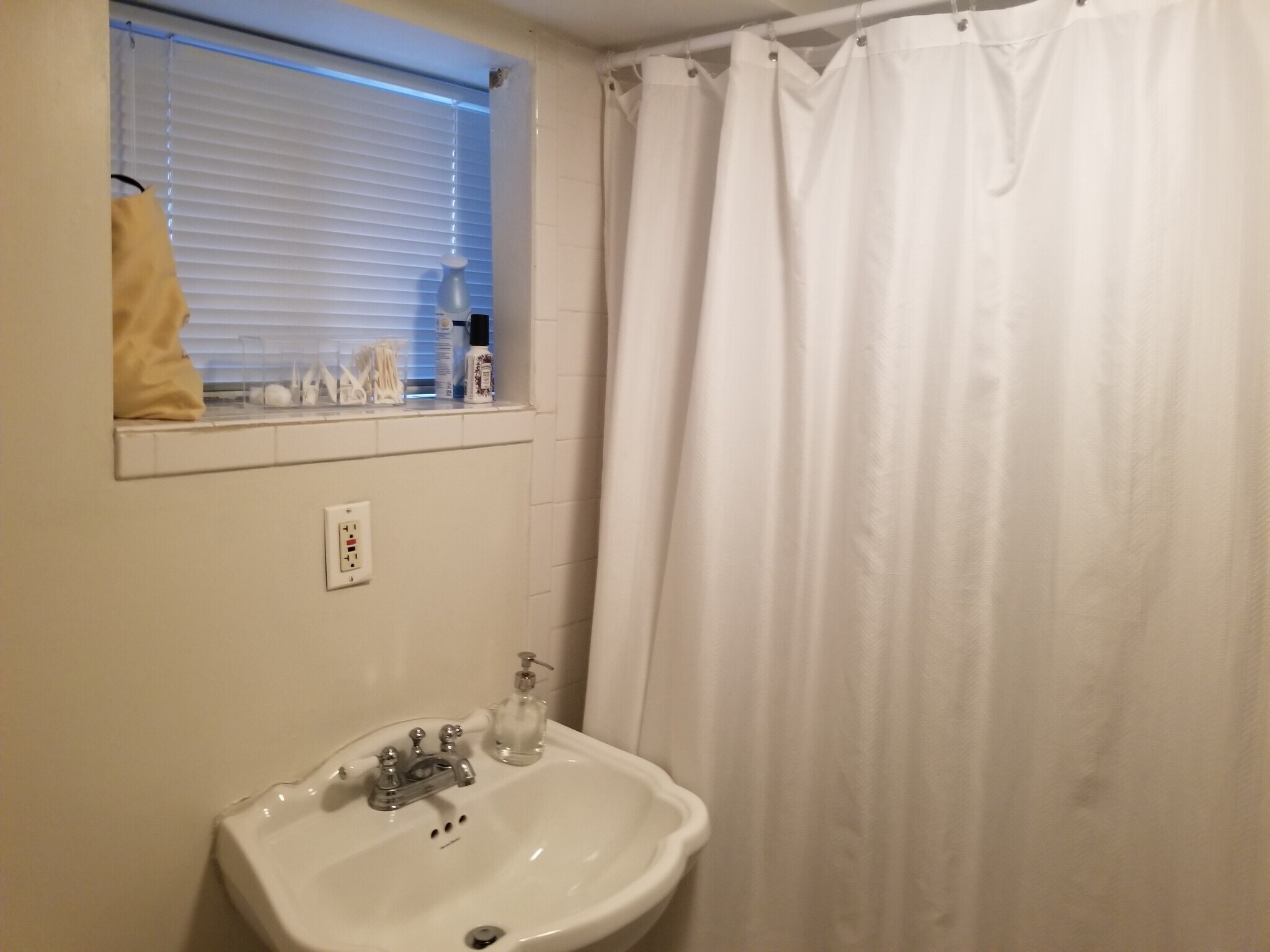 Bathroom - 1023 Columbia Rd NW