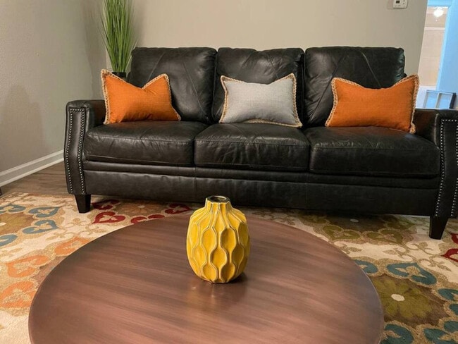 Building Photo - 3500 Clover Rd