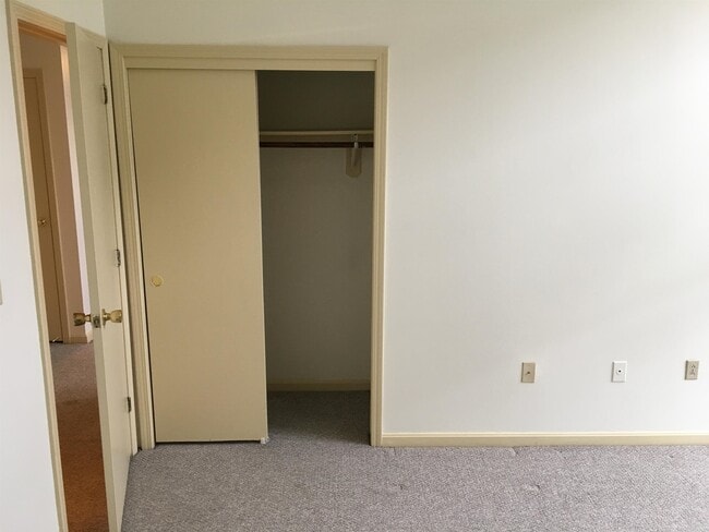 Building Photo - 521 Pine St