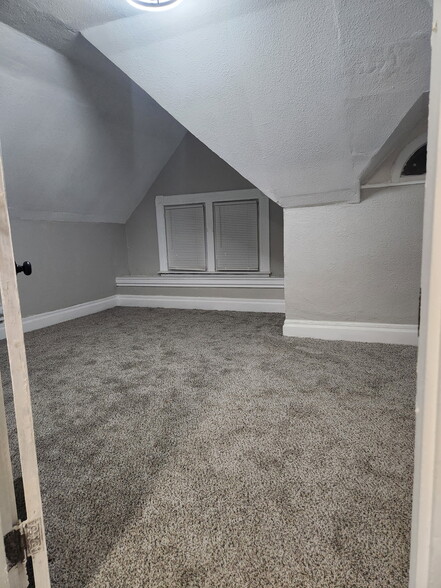 Building Photo - 147 Jucunda St