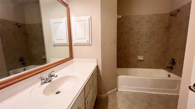 Building Photo - 4223 Country Heights Ct