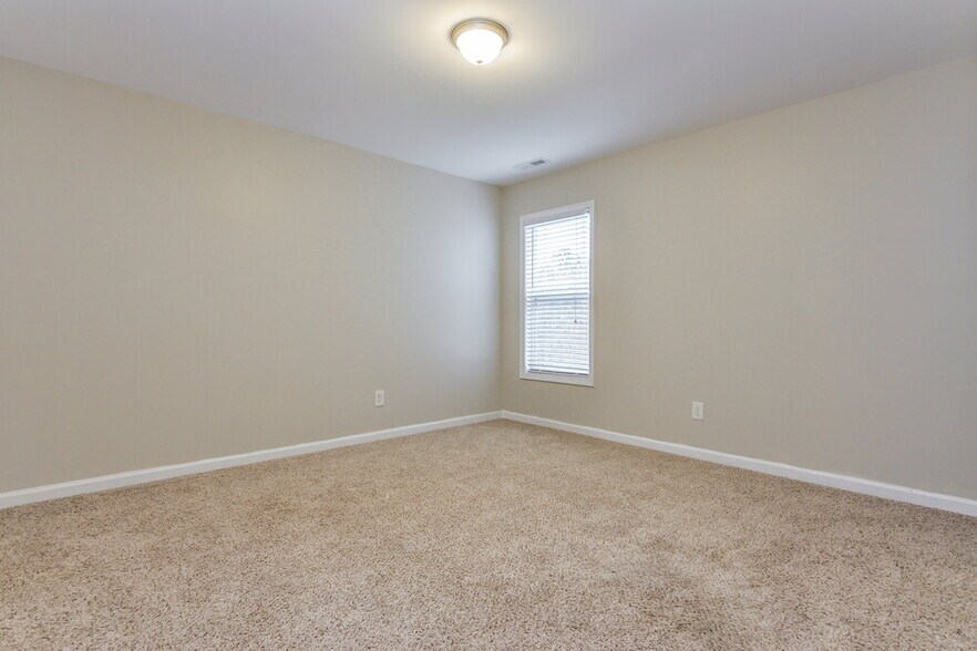 Building Photo - 1040 Bridlemine Dr