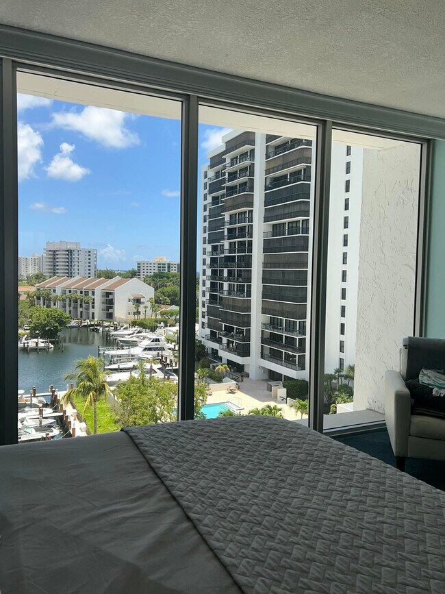 Building Photo - 4750 S Ocean Blvd