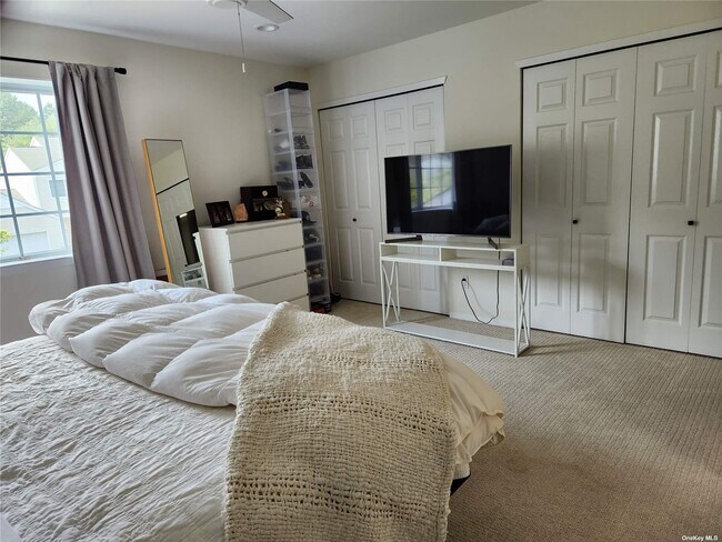 Building Photo - 336 Prairie Ct