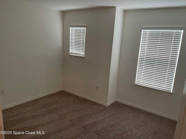 Building Photo - 2592 Pinwherry St NW