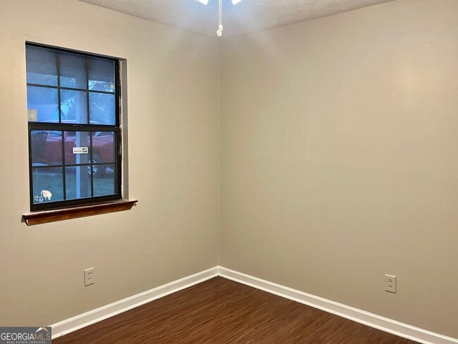 Building Photo - 566 Brookfield Way