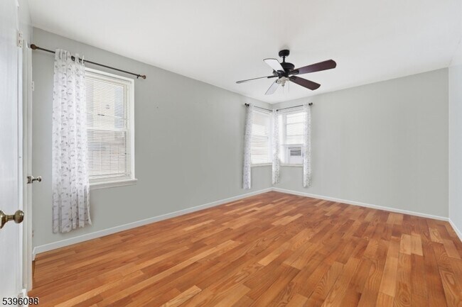 Building Photo - 2520 John F. Kennedy Blvd