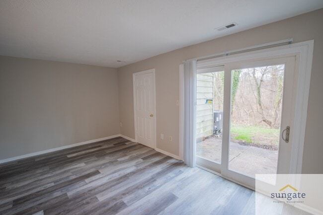 Building Photo - 6449 Union Ct