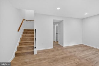 Building Photo - 224 Moore Dr