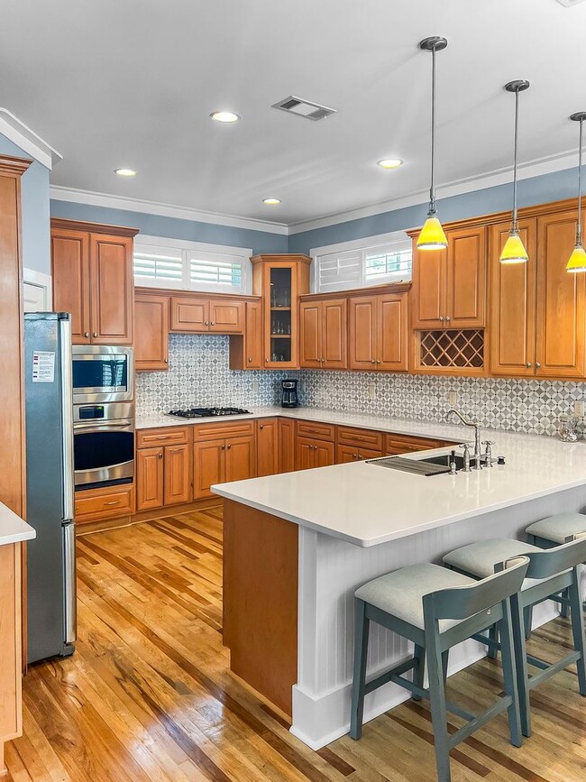 Building Photo - 50% off first months rent.  Remodeled 5 bedroom house with bikes – walking distance to the beach