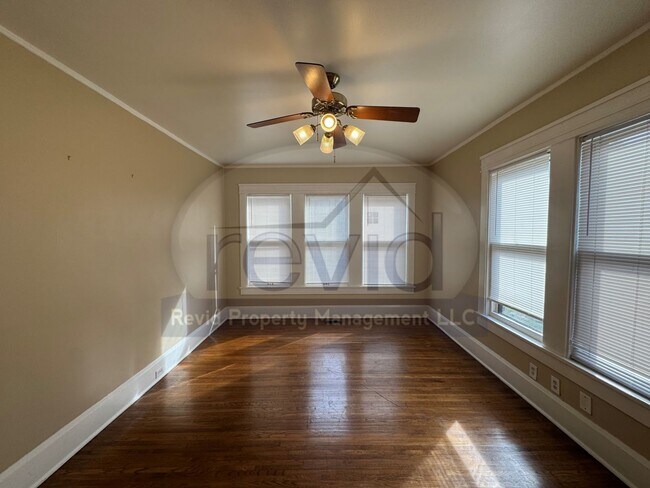 Building Photo - MALLORY 255