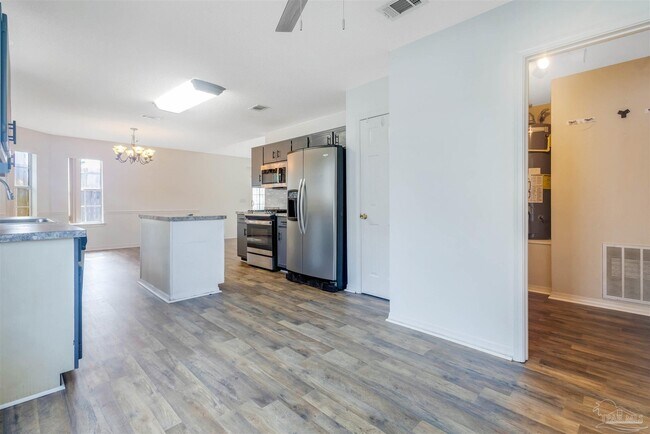 Building Photo - 873 Brande Ct