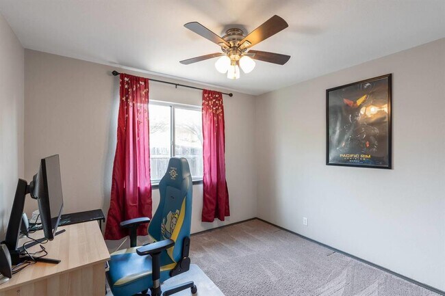 Building Photo - 404 Paige Bend