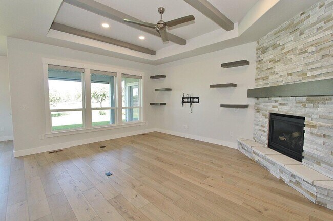 Building Photo - Immaculate Single-Level Home in Reveille de Valor