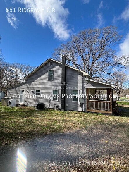 Building Photo - 551 Ridgeway Cir