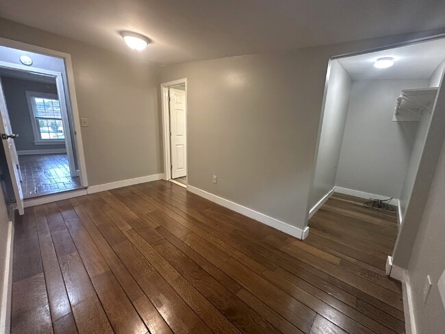 Building Photo - 2 Bedroom Duplex in Downtown Westminster