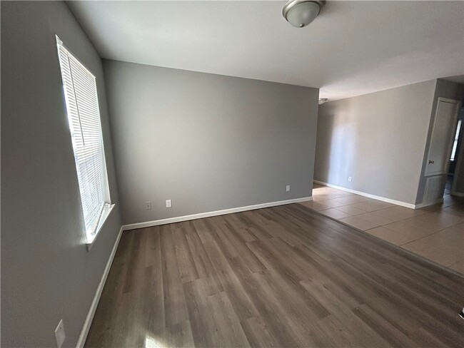 Building Photo - 316 Erin Pl