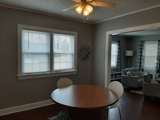 Building Photo - 105 S Orchard St