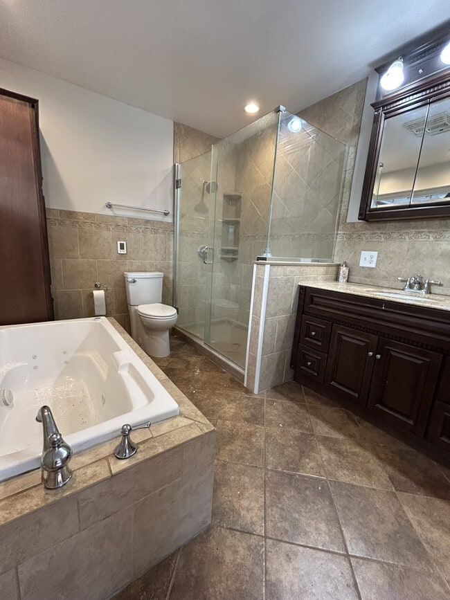 Building Photo - 2842 State St