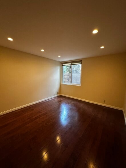 Bedroom - 11951 Mayfield Ave