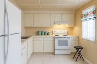 Building Photo - 94A