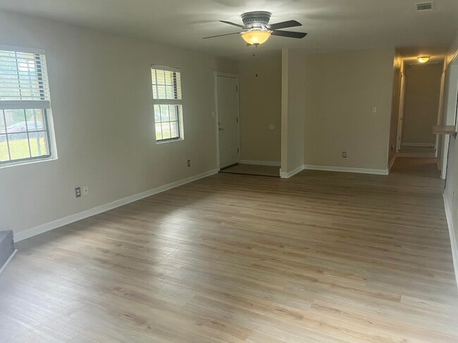 Building Photo - 706 Cottonwood Ct