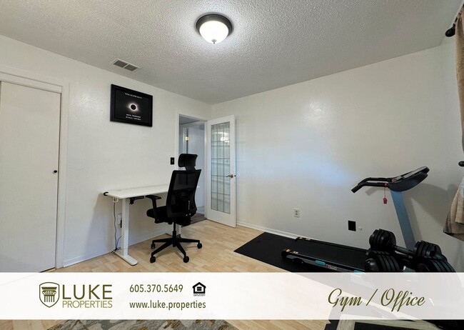 Building Photo - 3552 S Gateway Blvd