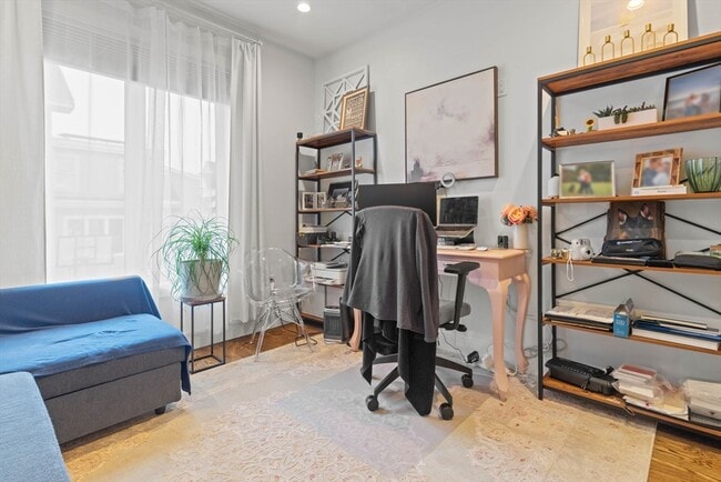 Building Photo - 6 Ashland St