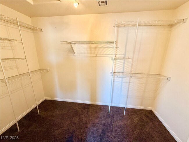 Building Photo - 1100 Dollar St