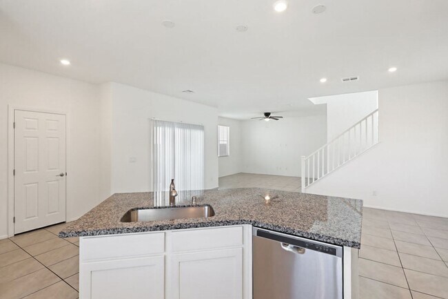 Building Photo - 10589 Sariah Skye Ave