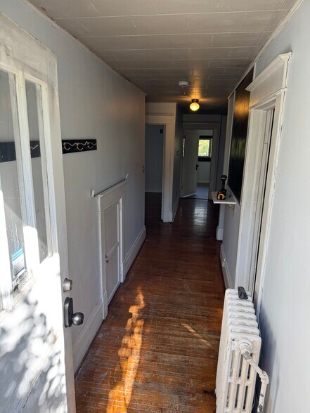 Building Photo - 730 Como Ave