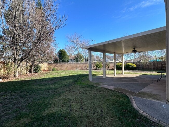 Building Photo - 200 Eastbrook Way