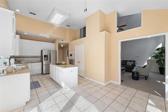 Building Photo - 1080 Winding Creek W Dr