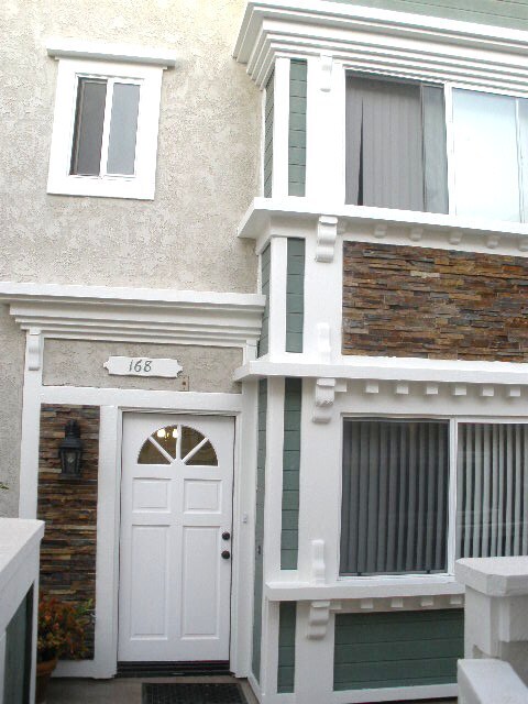 Building Photo - 168 Manhattan Ave