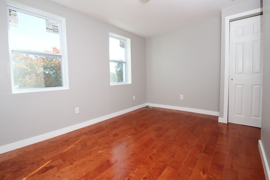 Building Photo - 882 N Fallon St