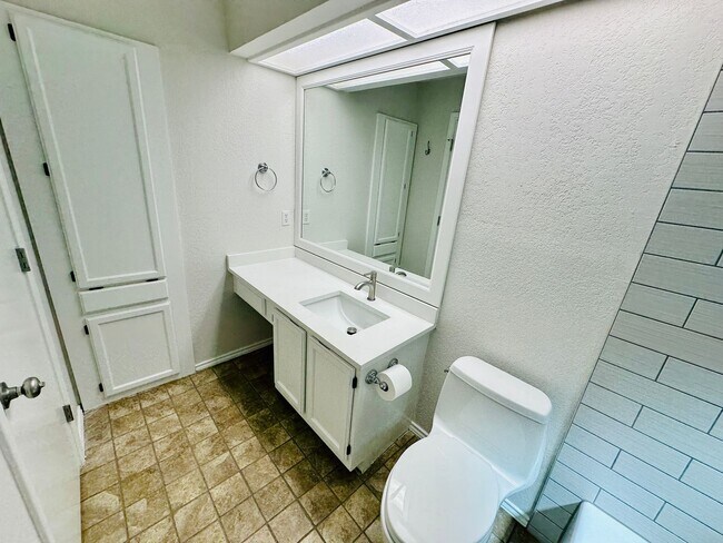 Building Photo - 1 MONTH FREE !!! - Charming 2 Bed 2 Bath Condo with Nature Views in Stillhouse Canyon - Spicewood...