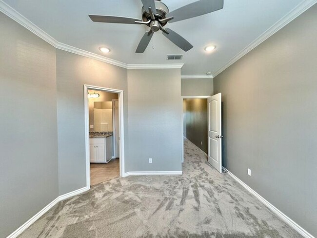 Building Photo - Stunning New Construction 3 Bedroom 2.5 Ba...