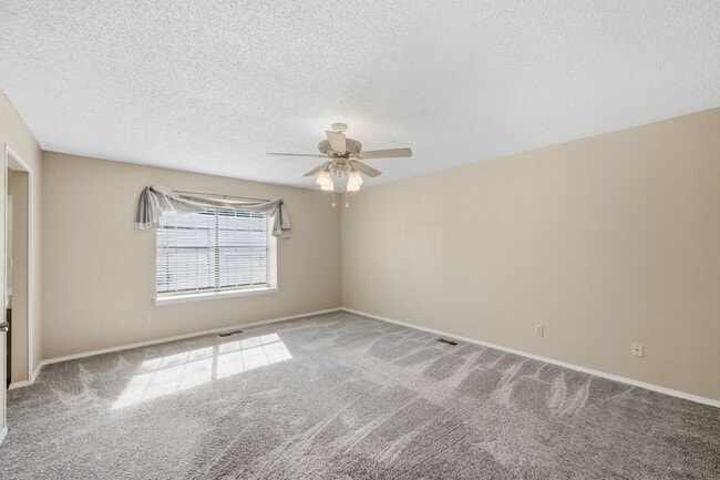 Building Photo - 7500 S Fern Ave