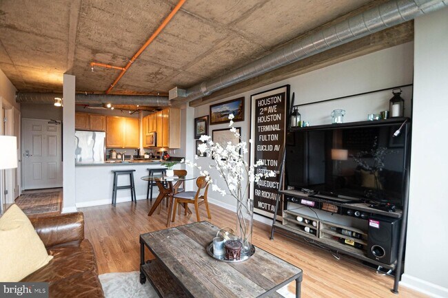 Building Photo - 2750 14th St NW